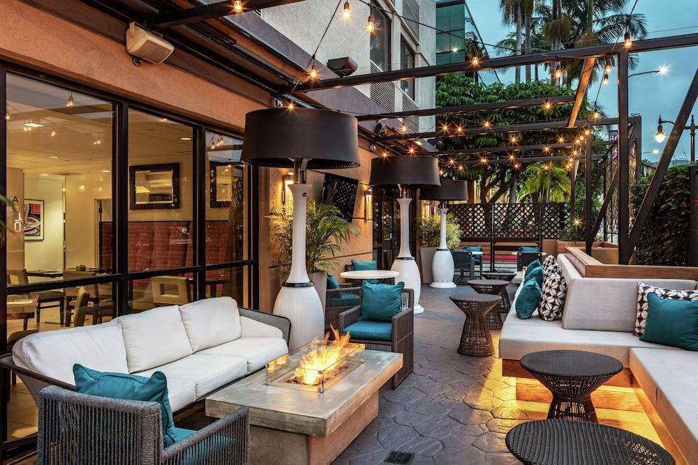 Hilton Garden Inn Los Angeles / Hollywood Bagian luar foto