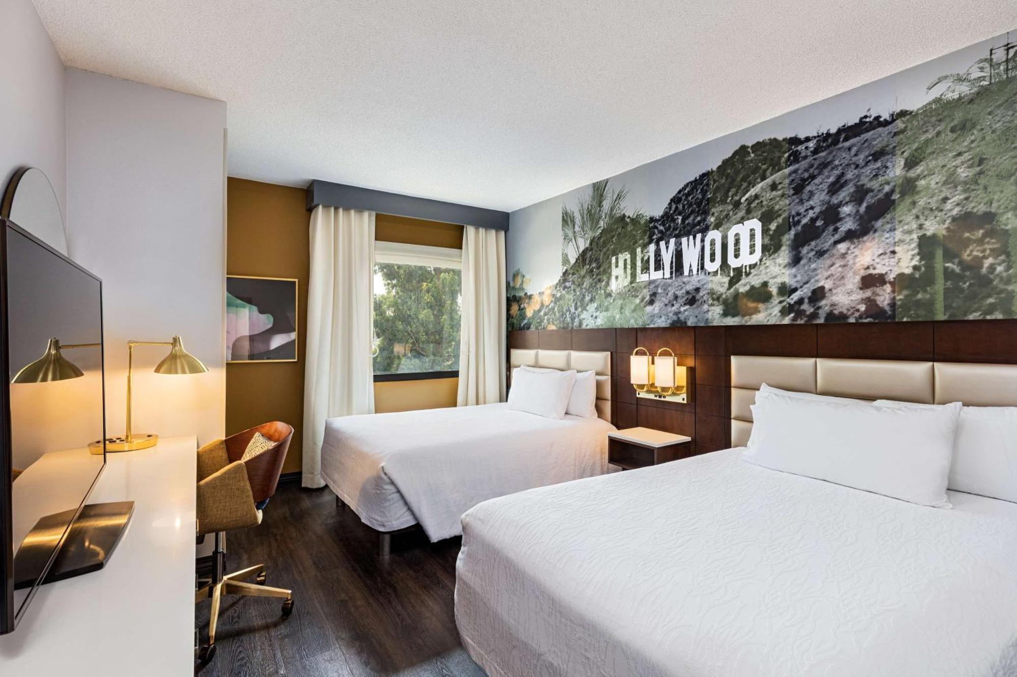 Hilton Garden Inn Los Angeles / Hollywood Bagian luar foto