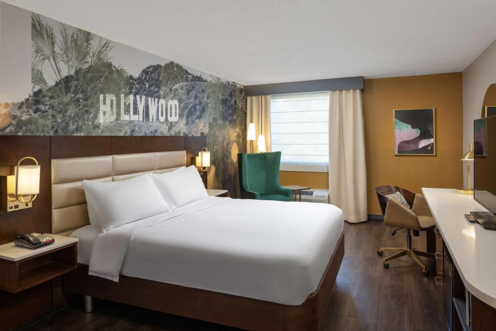 Hilton Garden Inn Los Angeles / Hollywood Bagian luar foto