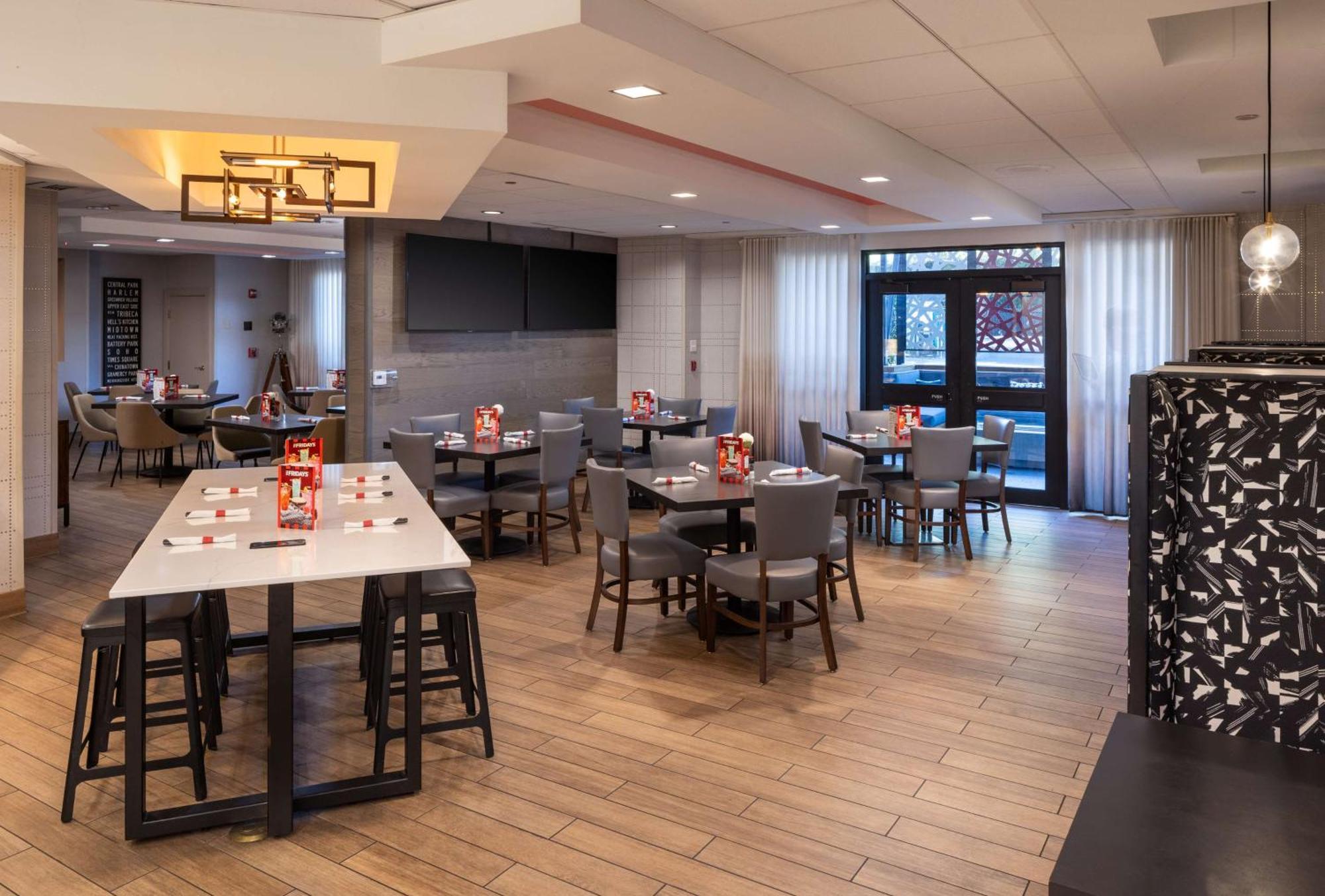 Hilton Garden Inn Los Angeles / Hollywood Bagian luar foto