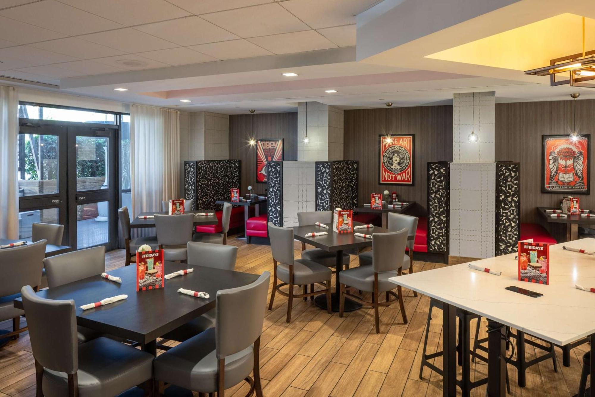 Hilton Garden Inn Los Angeles / Hollywood Bagian luar foto