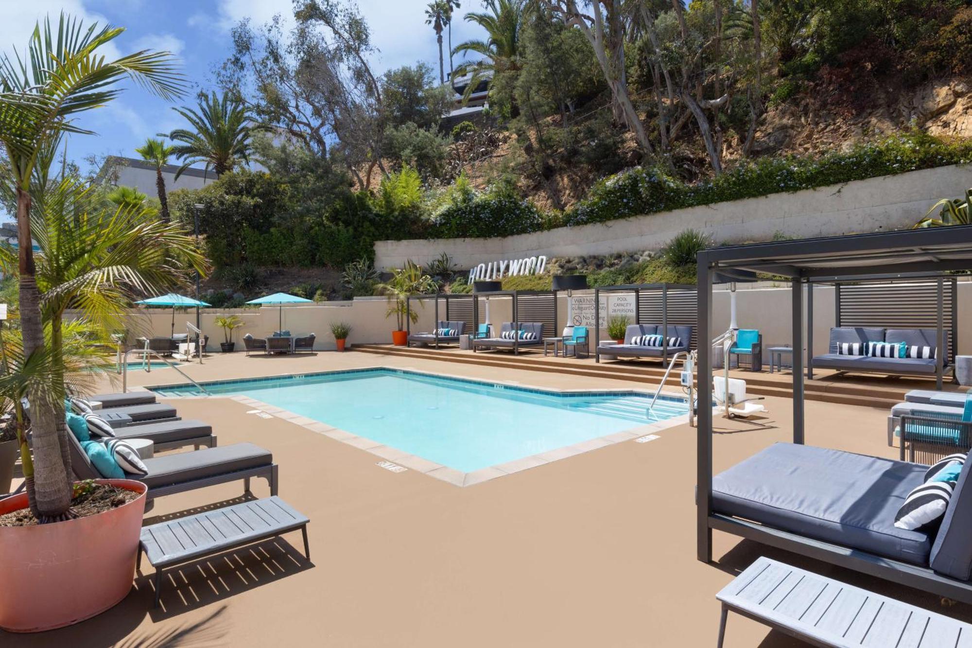 Hilton Garden Inn Los Angeles / Hollywood Bagian luar foto