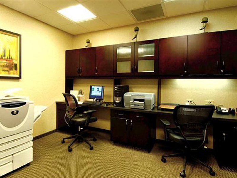 Hilton Garden Inn Los Angeles / Hollywood Bagian luar foto
